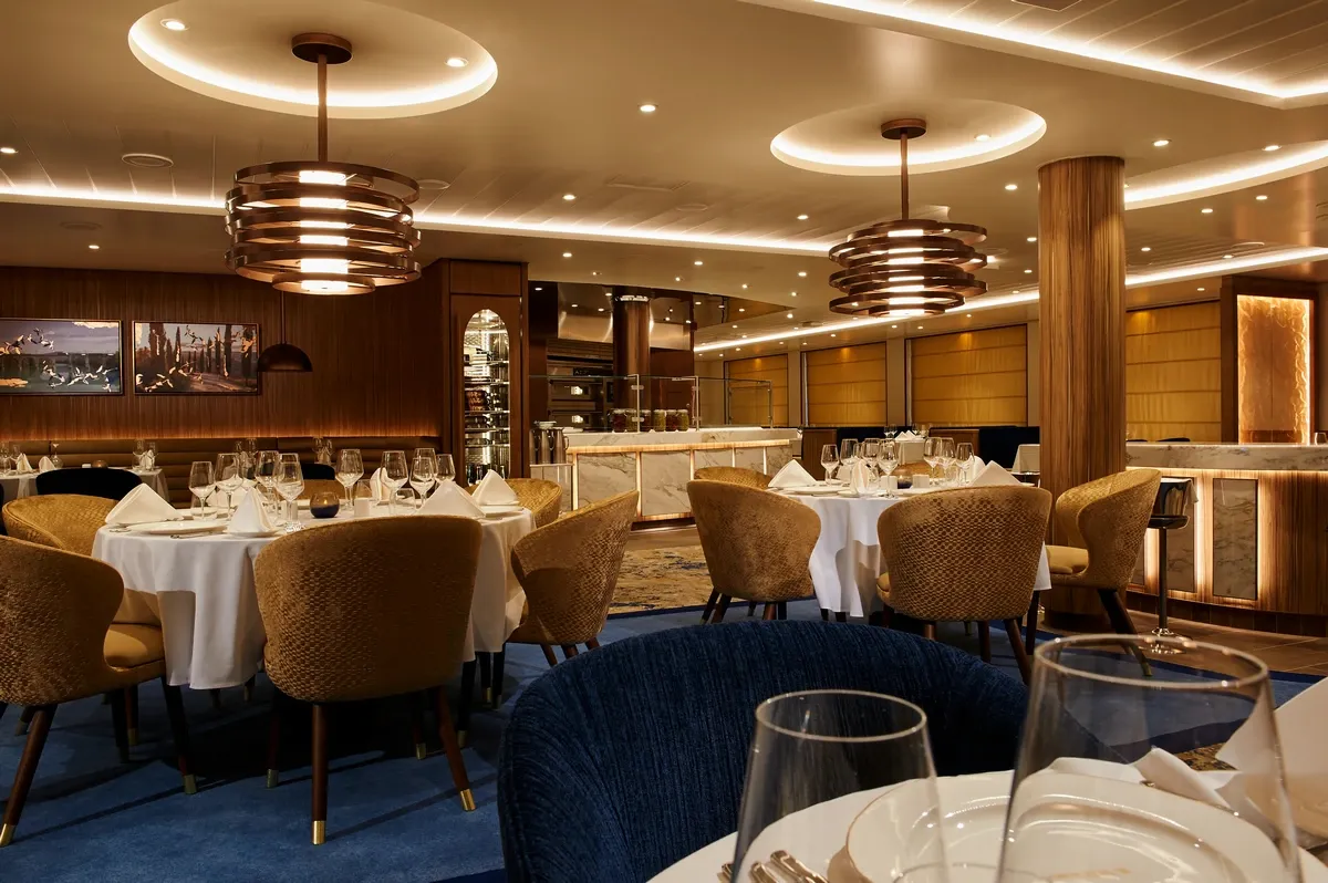Carnival_Cruise_Line_Ill_Viaggio_restaurant_ca448de0f8.webp