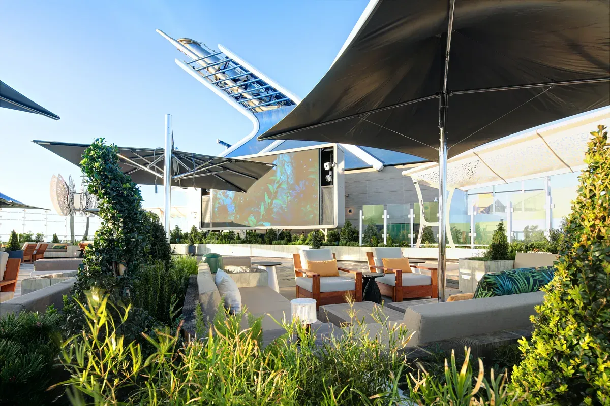 Celebrity_Cruises_rooftop_garden_3_dfedd2506b.webp