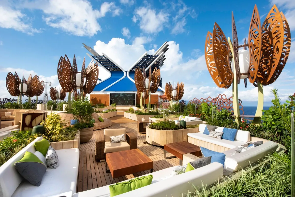 Celebrity_Edge_rooftop_garden_4a3ab04a05.webp