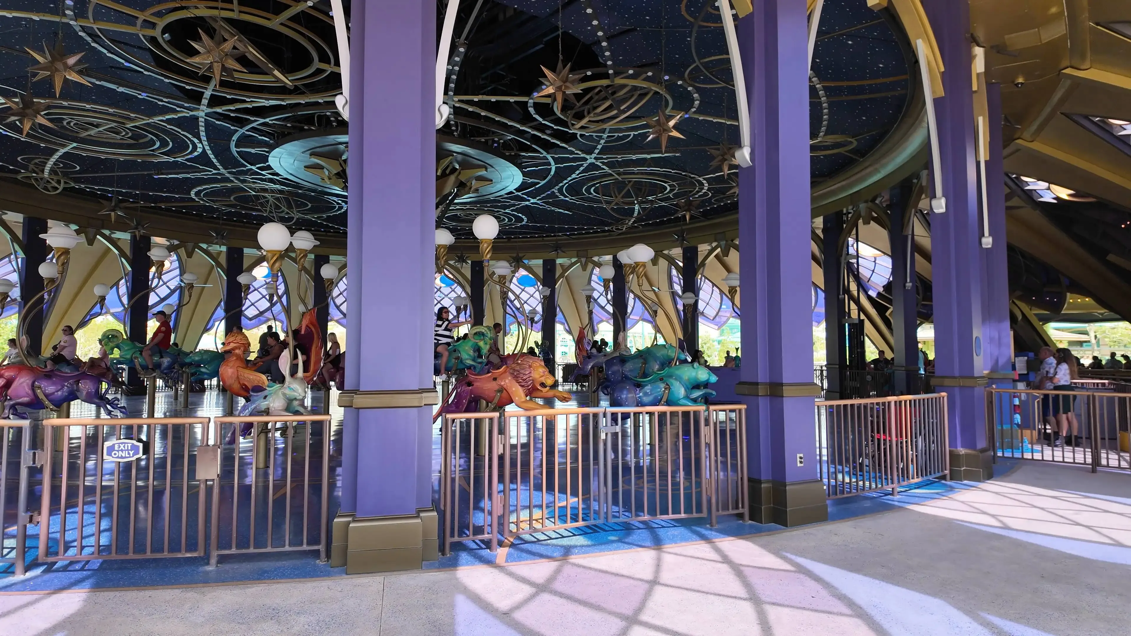 Constellation_Carousel_distant_e53de742cc.webp