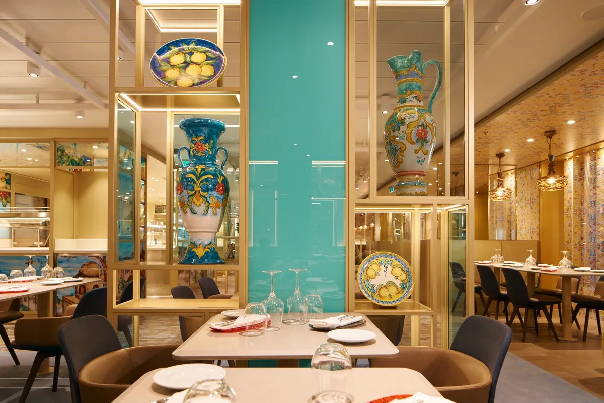 Costa_Cruises_Le_Anfore_restaurant_f249f39f51.webp