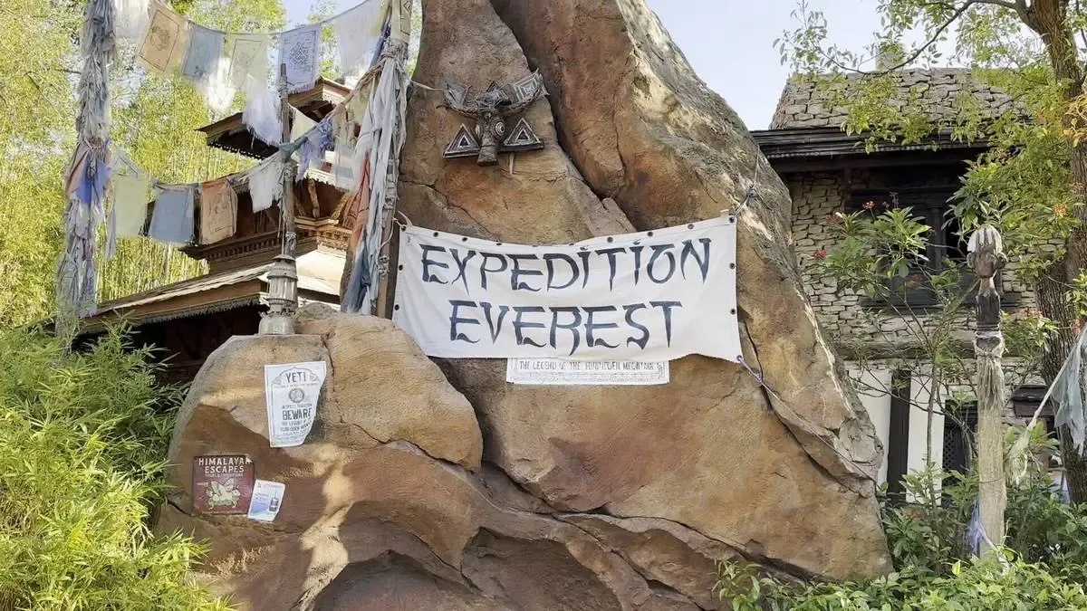 Disney_Animal_Kingdom_Expedition_Everest_entrance_2_6eee9d07dc-1.webp