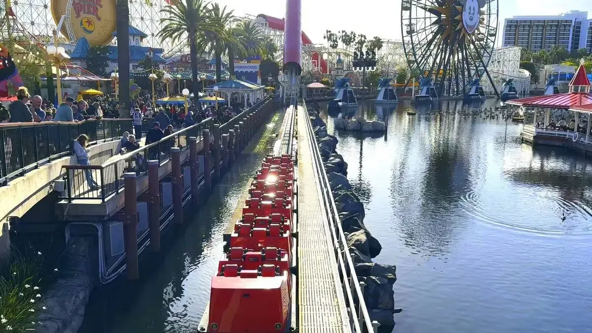 Disney_California_Adventure_Incredicoaster_roller_coaster_51b7ae662e-1.webp