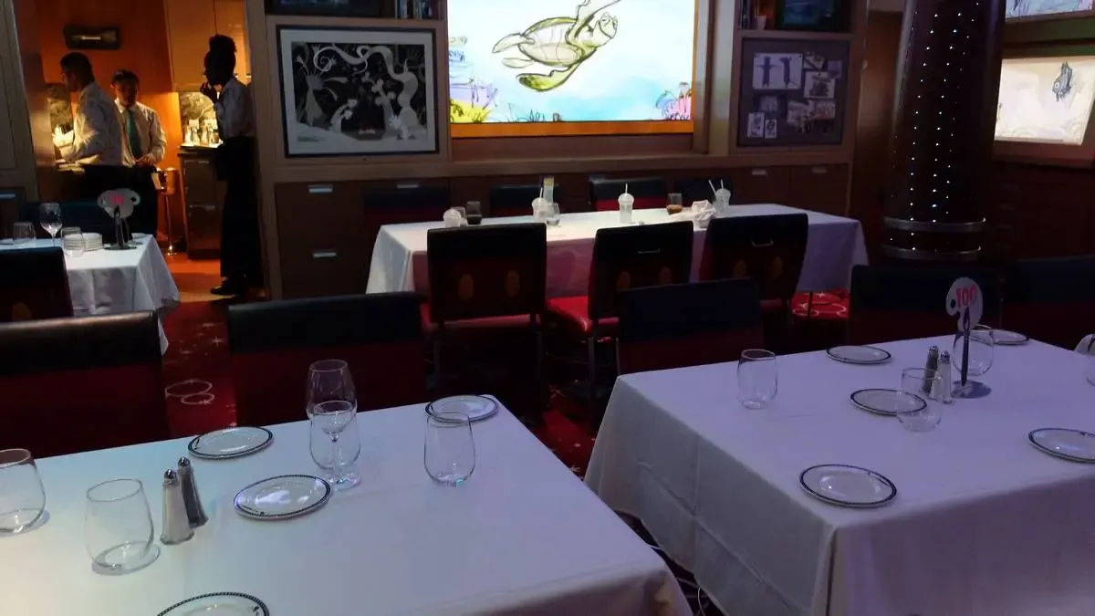 Disney_Cruise_Line_Animators_Palate_tables_d413029a11.webp