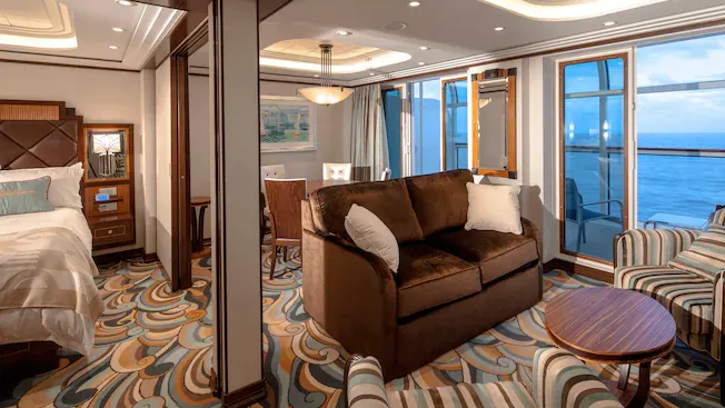 Disney_Cruise_Line_Concierge_living_room_00d9f60e1e.webp