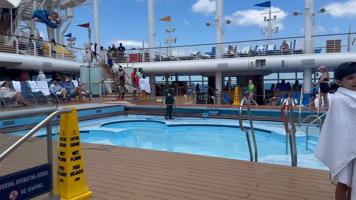 Disney_Cruise_Line_Mickey_pool_f35aa11470.webp