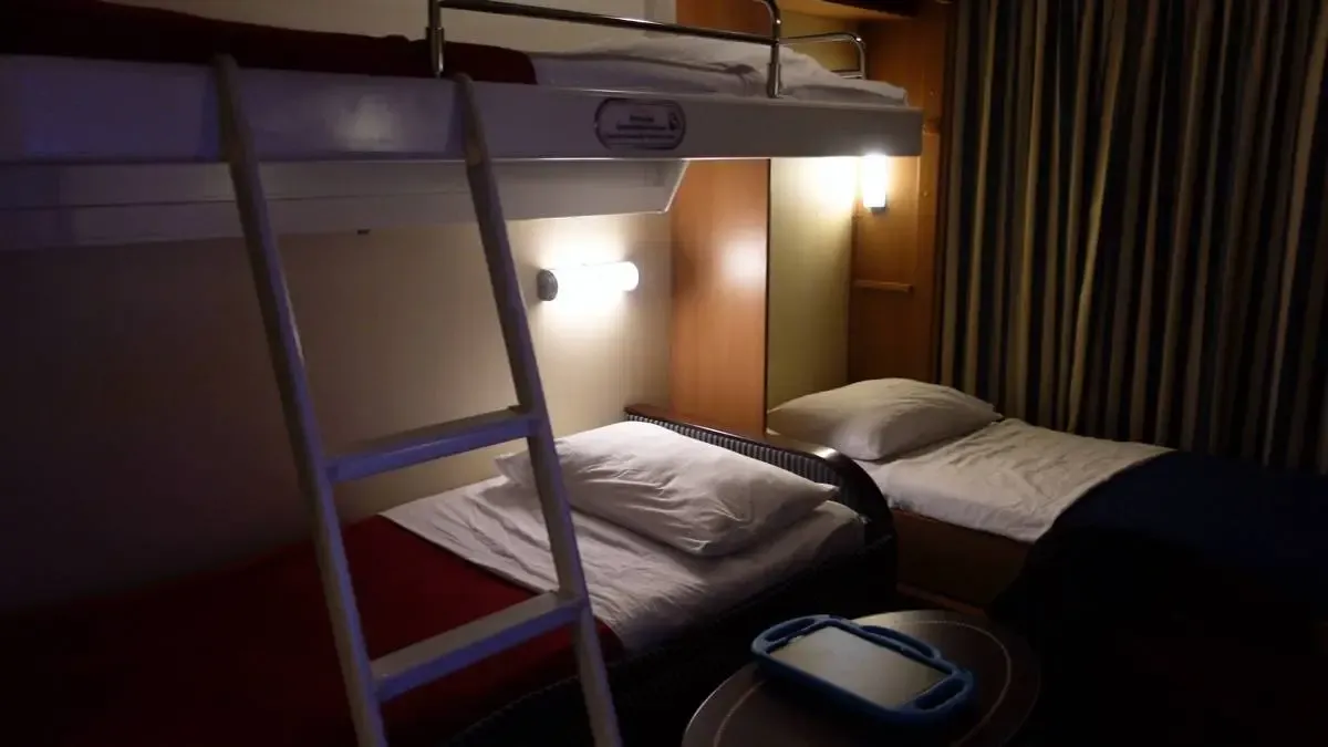Disney_Cruise_Line_bunk_beds_bc40c411d1.webp