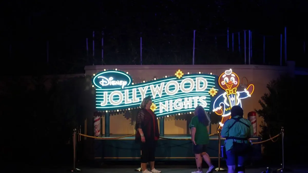 Disney_Jollywood_Nights_board_3cd368ecd4.webp