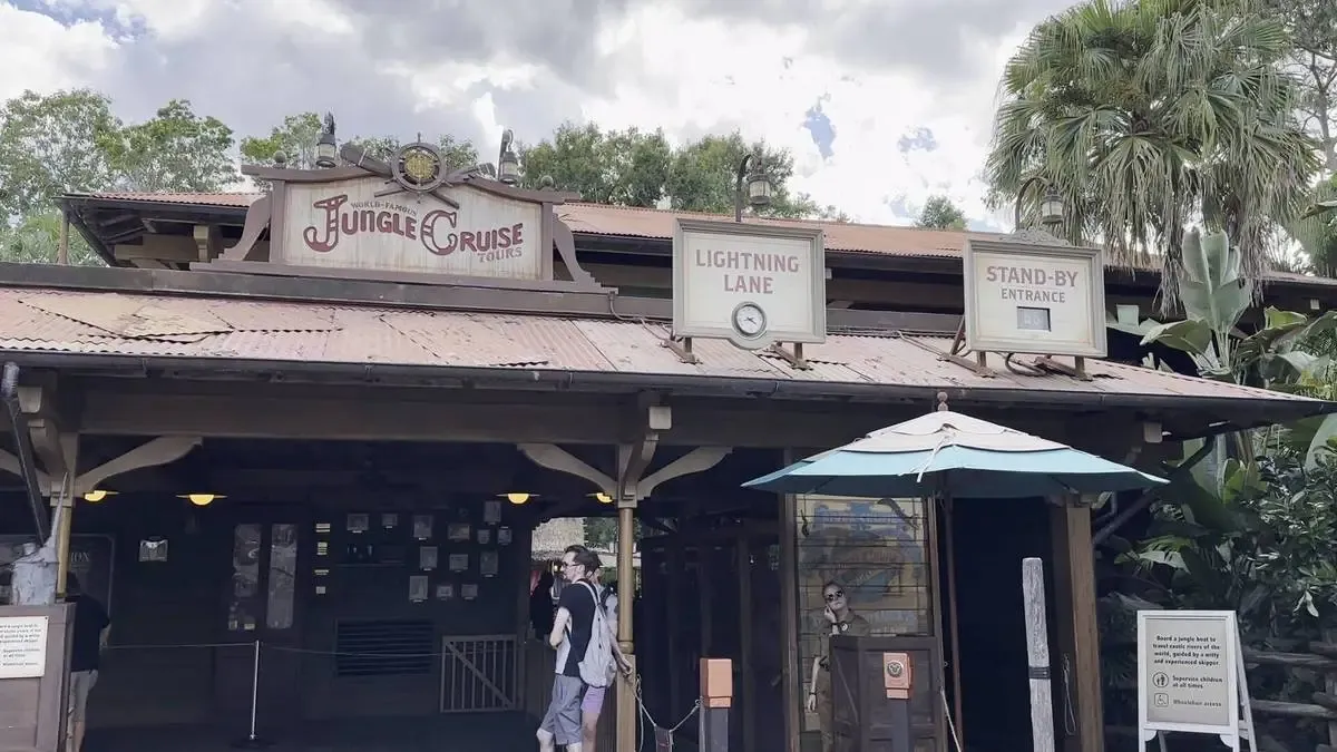 Disney_Magic_Kingdom_Jungle_Cruise_entrance_2_fc63767739.webp
