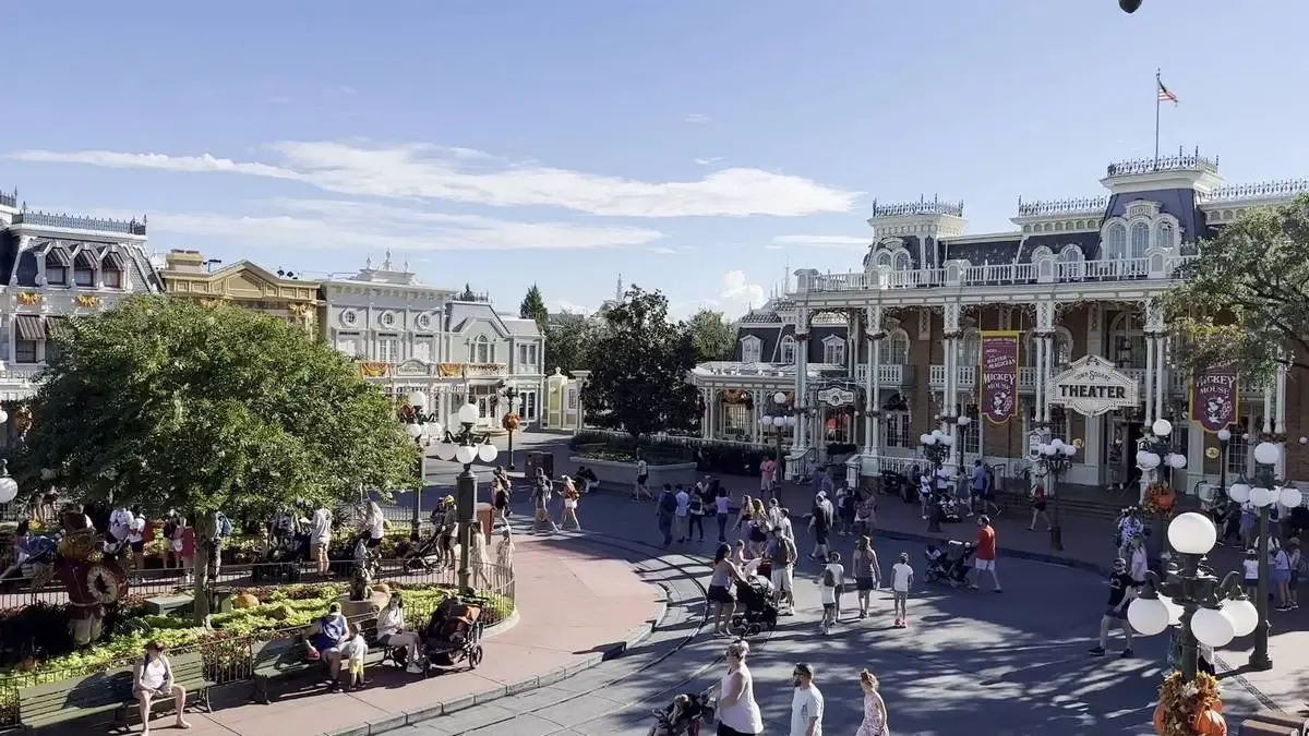 Disney_Magic_Kingdom_Main_Street_2_ffe64830fd-1.webp