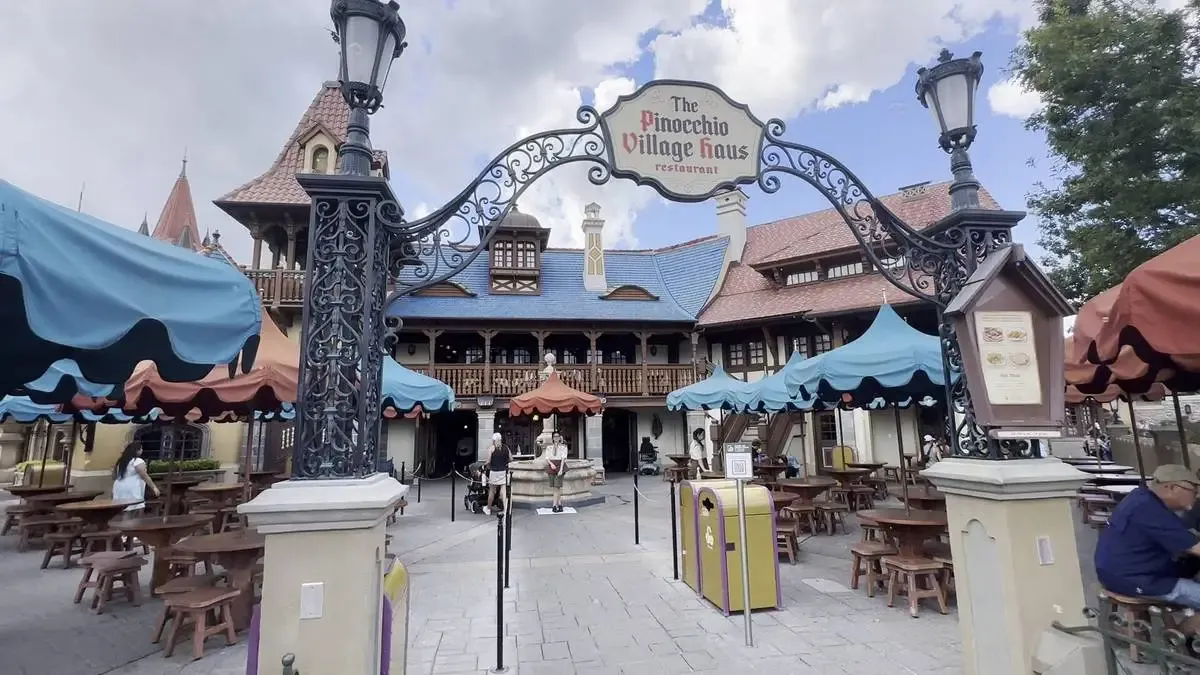 Disney_Magic_Kingdom_Pinocchio_village_haus_615efe0f62.webp