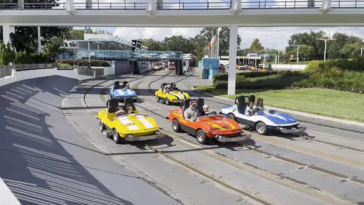 Disney_Magic_Kingdom_Tomorrowland_Speedway_526531dcc4.webp