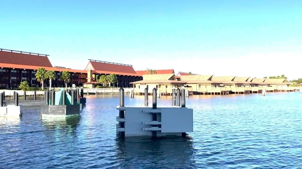 Disney_Polynesian_Village_pier_marina_0eaf80daf3.webp