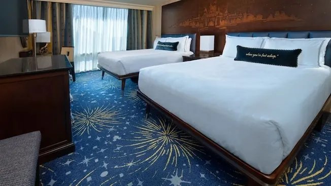 Disneyland_Hotel_room_28f6d8a261-1.webp