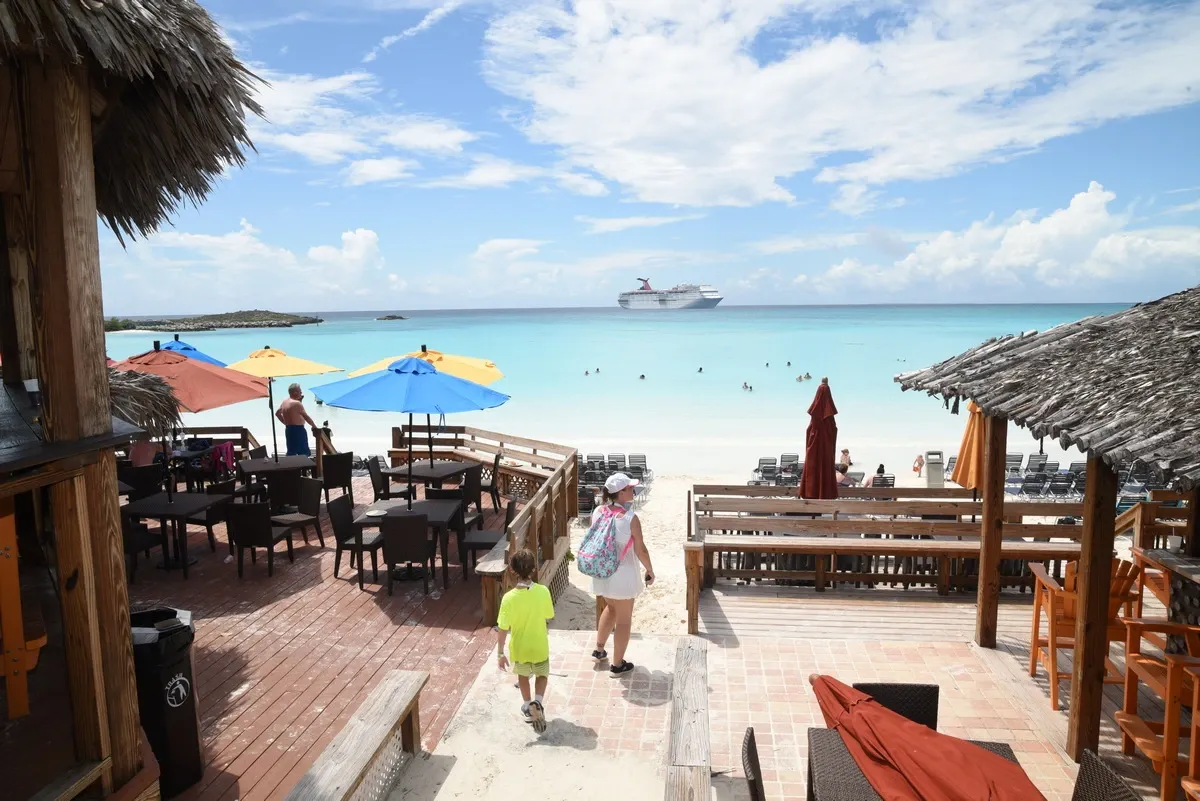 Half_Moon_Cay_beach_entrance_907876bd74.webp