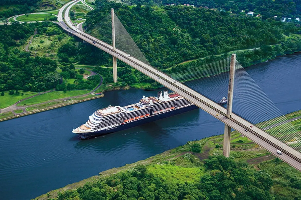 Holland_America_Panama_Canal_e6001d3e37.webp