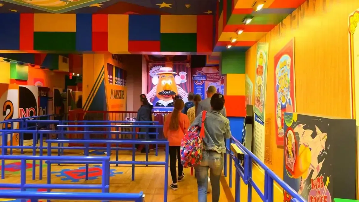 Hollywood_Studios_Toy_Story_Mania_Queue_2_b2ce85b9a6-1.webp
