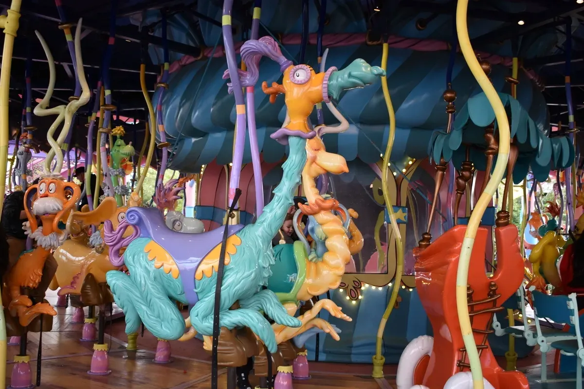 Islands_of_Adventure_Seuss_Carousel_vehicle_0c31e7a48b.webp