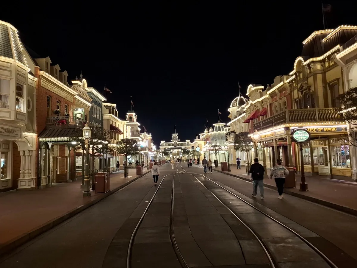 Magic_Kingdom_After_Hours_main_street_5ea13b7f5b.webp