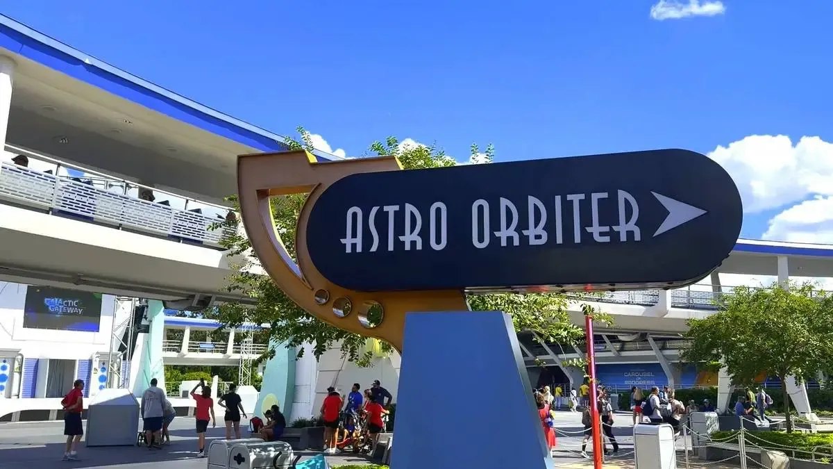 Magic_Kingdom_Astro_Orbiter_sign_944321118a.webp