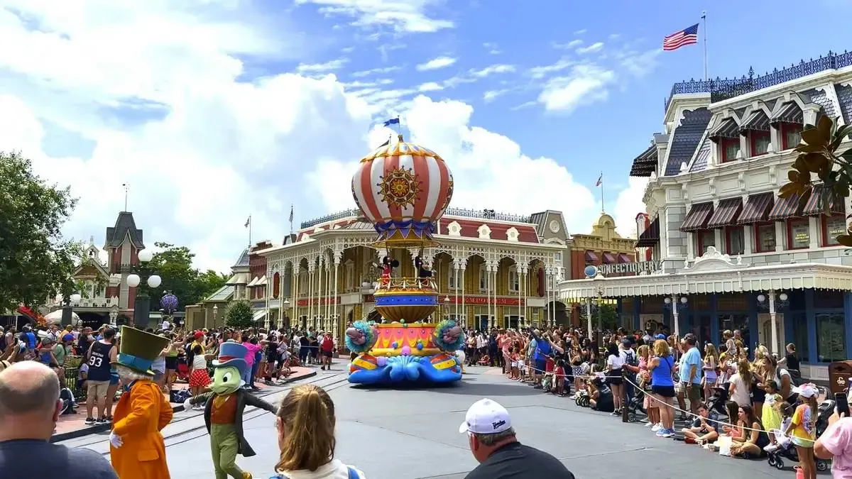 Magic_Kingdom_Festival_Fantasy_parade_4e1bbf941a.webp