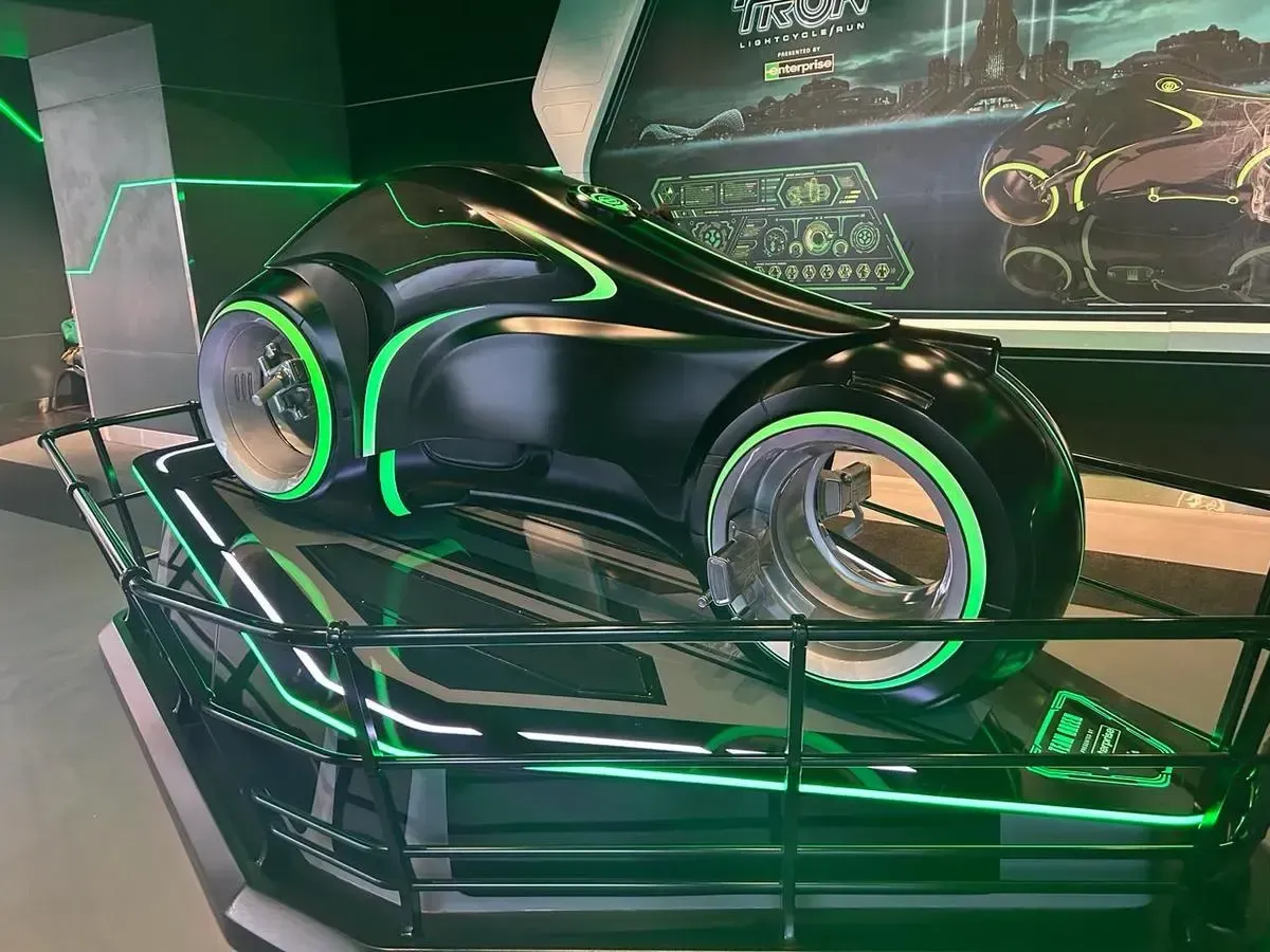 Magic_Kingdom_Tron_Bike_46647de6ab.webp