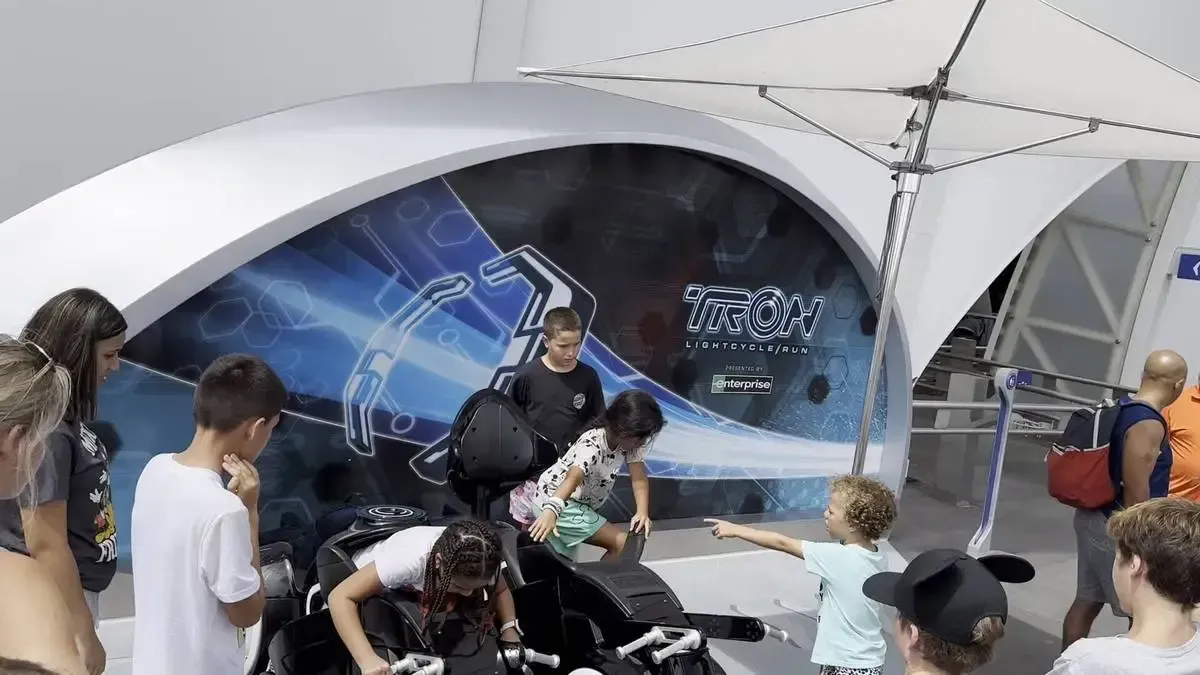 Magic_Kingdom_Tron_Lightcycle_Run_Entrance_0c80ce672e-1.webp