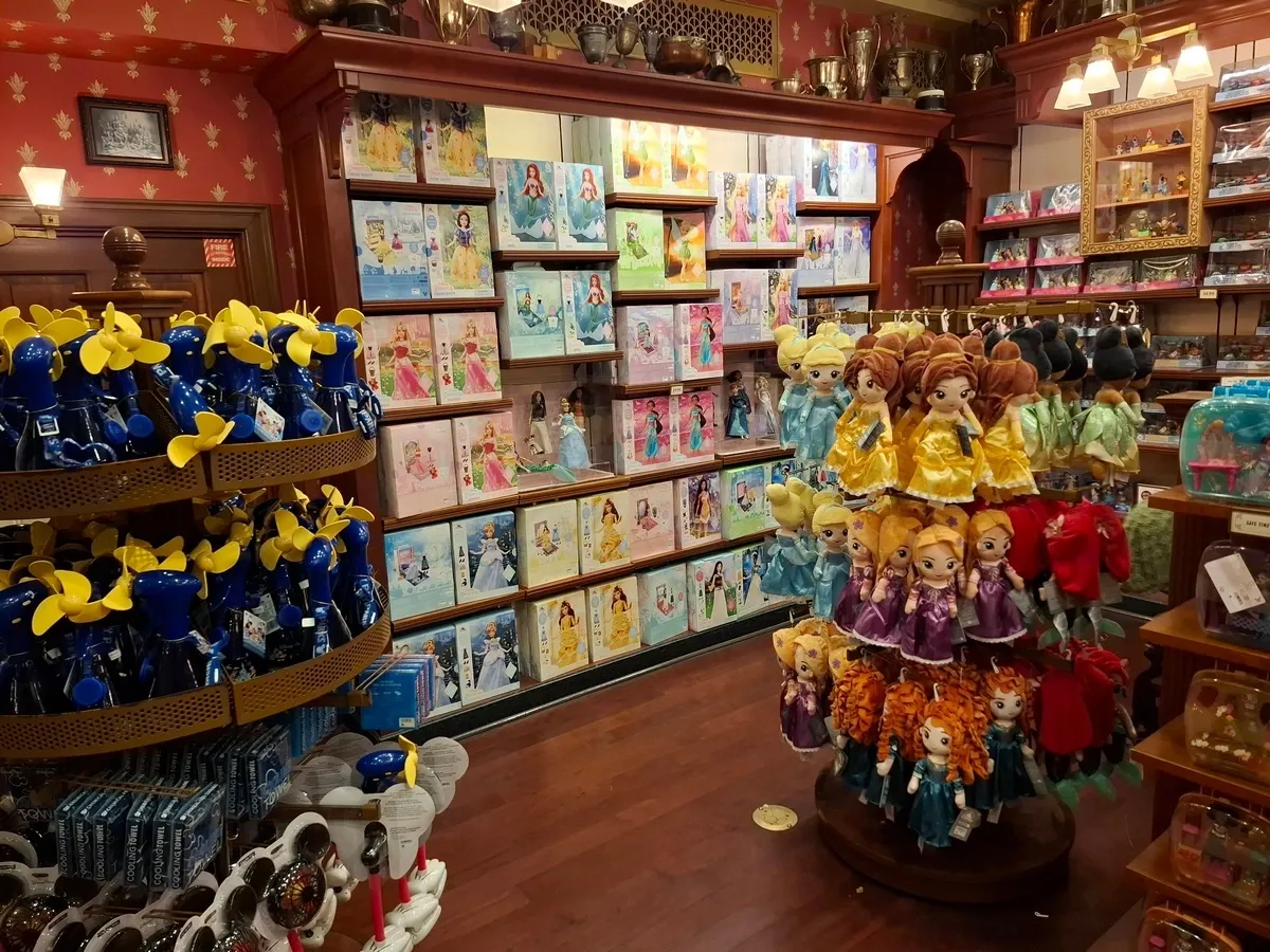 Magic_Kingdom_merchandise_princess_dolls_43d4be439c.webp