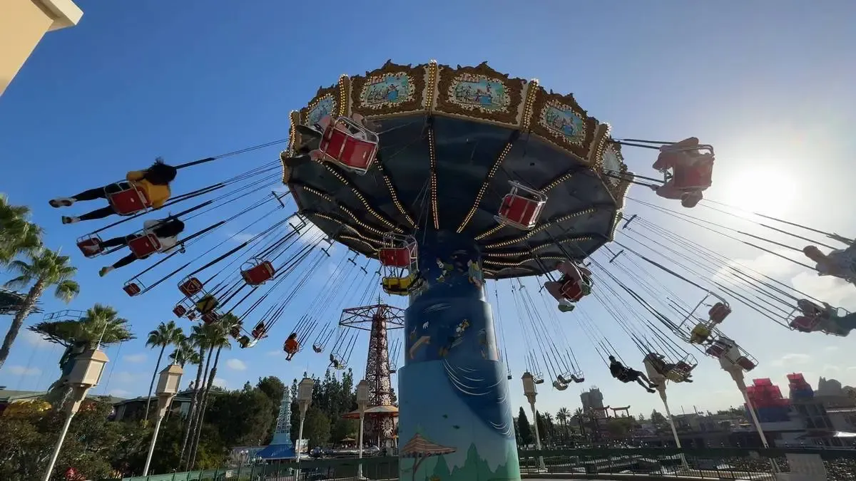 Silly_Symphony_Swings_ride_spin_915617bf2c.webp