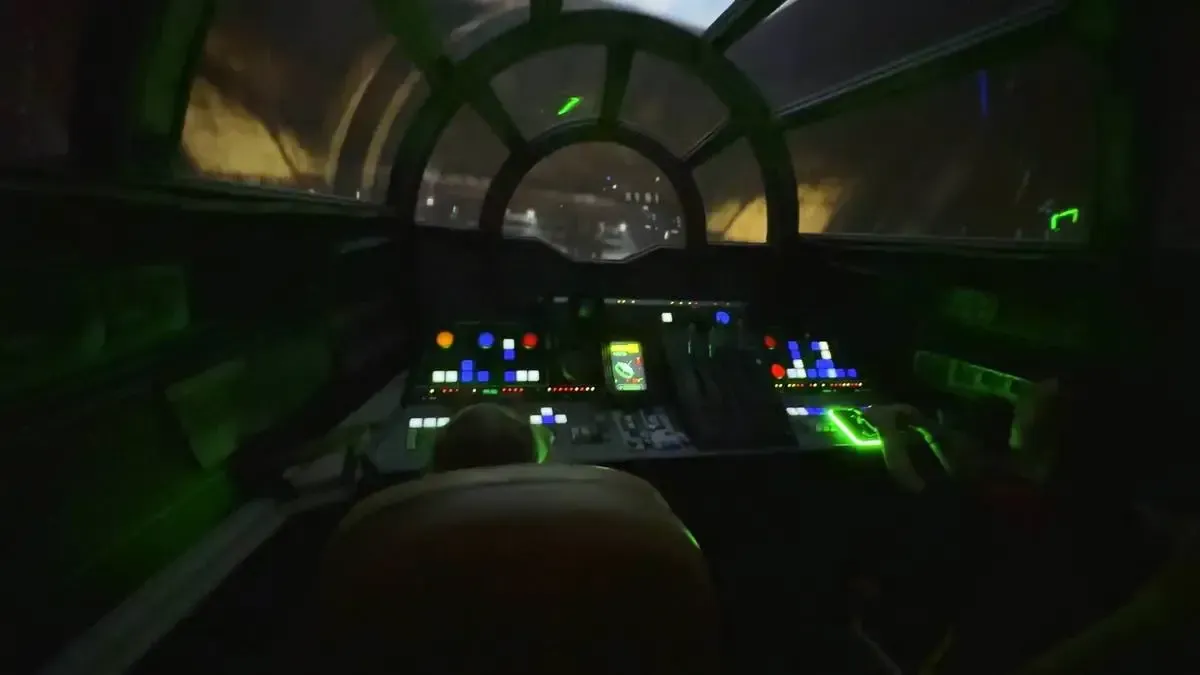 Star_Wars_Millenium_Falcon_Smugglers_Run_0f593a346e.webp