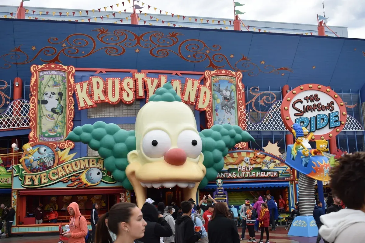 Universal_Studios_Simpsons_Krustyland_9f72314be5.webp